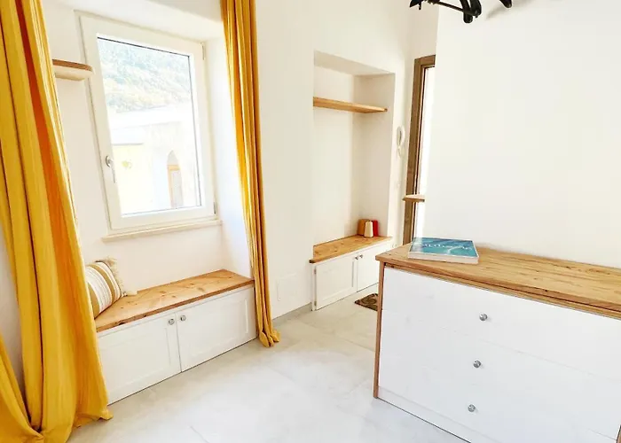 Casa Maddy Yellow 3*