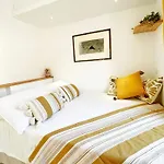 Casa Maddy Yellow