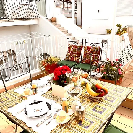 Guest house Casa Maddy Yellow